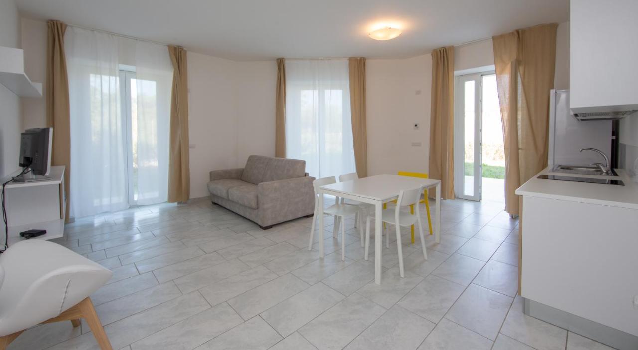 Toscana Charme Apartments กาลัมโบรเน ภายนอก รูปภาพ